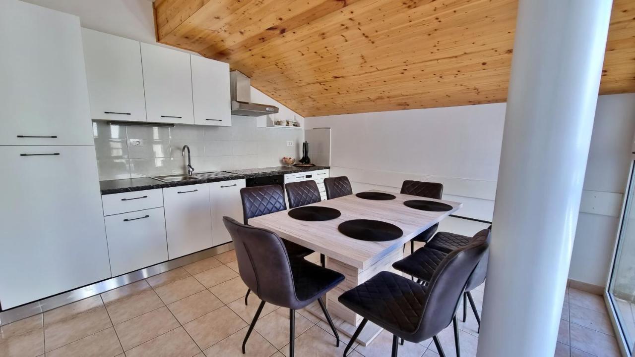 Apartment Hana أوميس المظهر الخارجي الصورة
